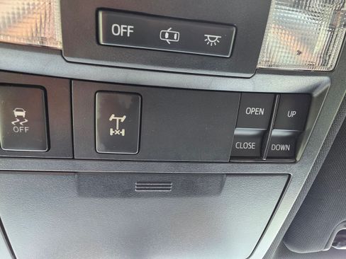 Used 2017 Toyota Tacoma TRD Off-Road image 22