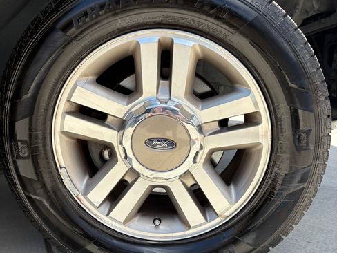 Used 2005 Ford F150 Lariat RWD image 16