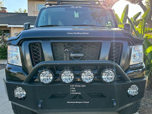 Used 2017 Nissan NV 3500 SL image 4