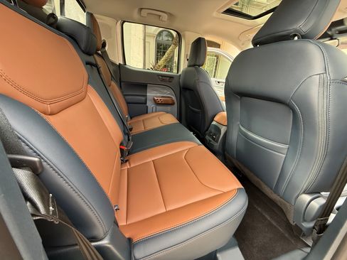 Used 2024 Ford Maverick Lariat image 8