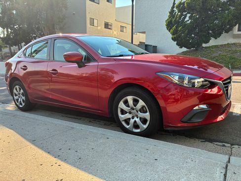 Used 2015 MAZDA MAZDA3 i Sport FWD image 4