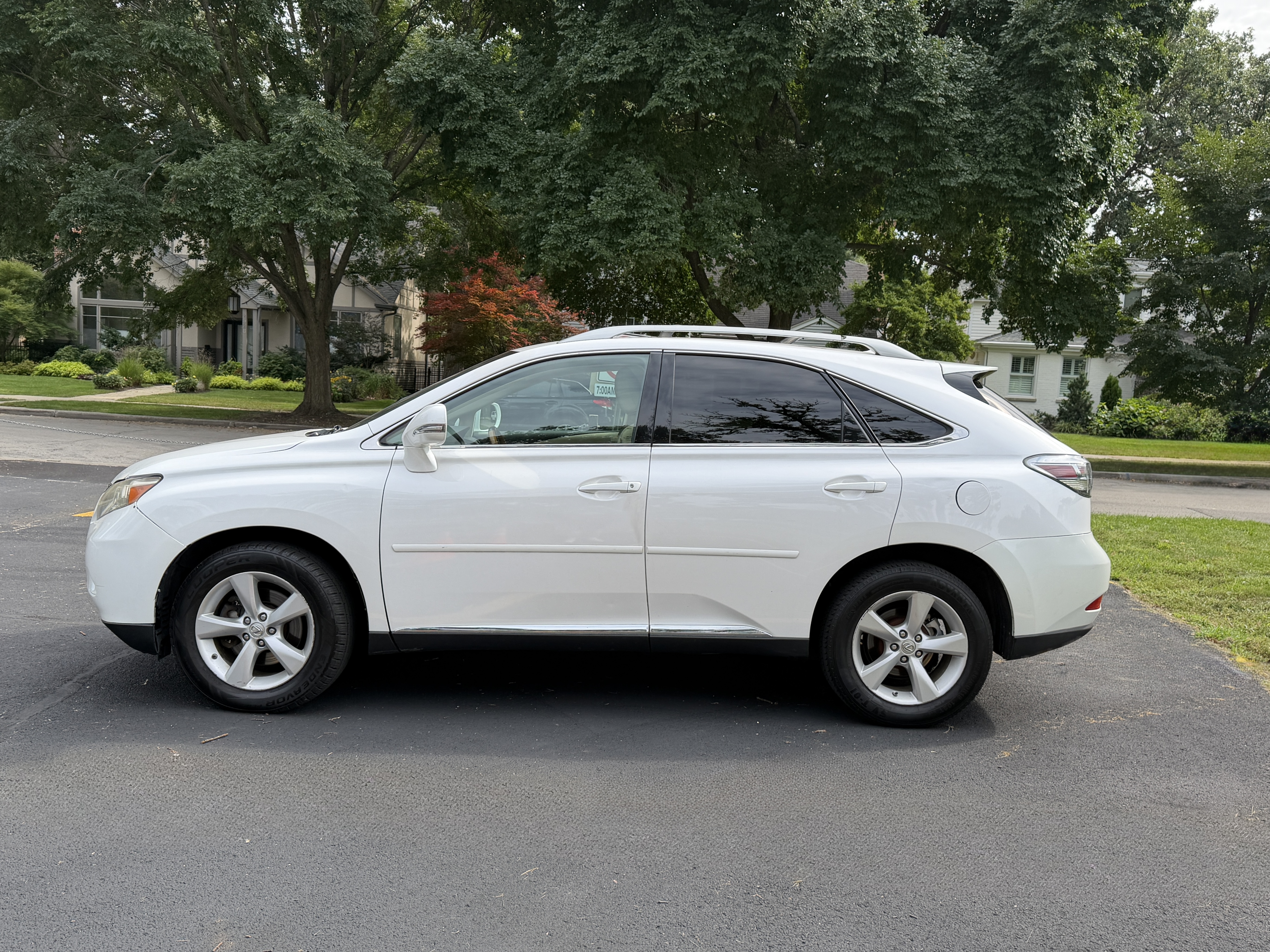 Used 2011 Lexus RX 350 AWD w/ Premium Pkg image 4