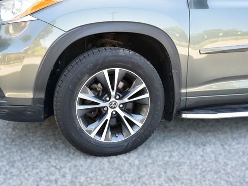 Used 2016 Toyota Highlander XLE w/ Protection Package #3 AWD/4WD image 15