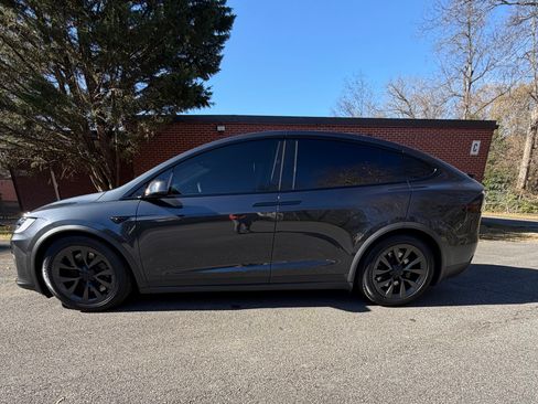 Used 2024 Tesla Model X image 10