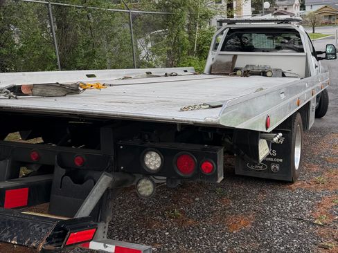 Used 2019 Ford F550 4x4 Regular Cab Super Duty image 5