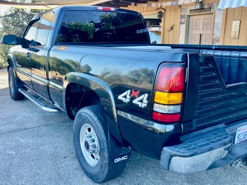 Used 2004 GMC Sierra 2500 SLE w/ Heavy-Duty Power Package AWD/4WD image 23