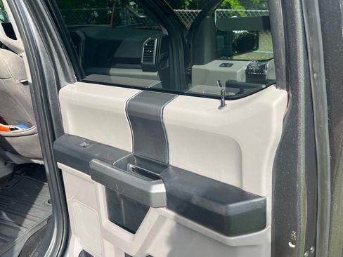 Used 2018 Ford F150 XLT w/ Equipment Group 302A Luxury image 10