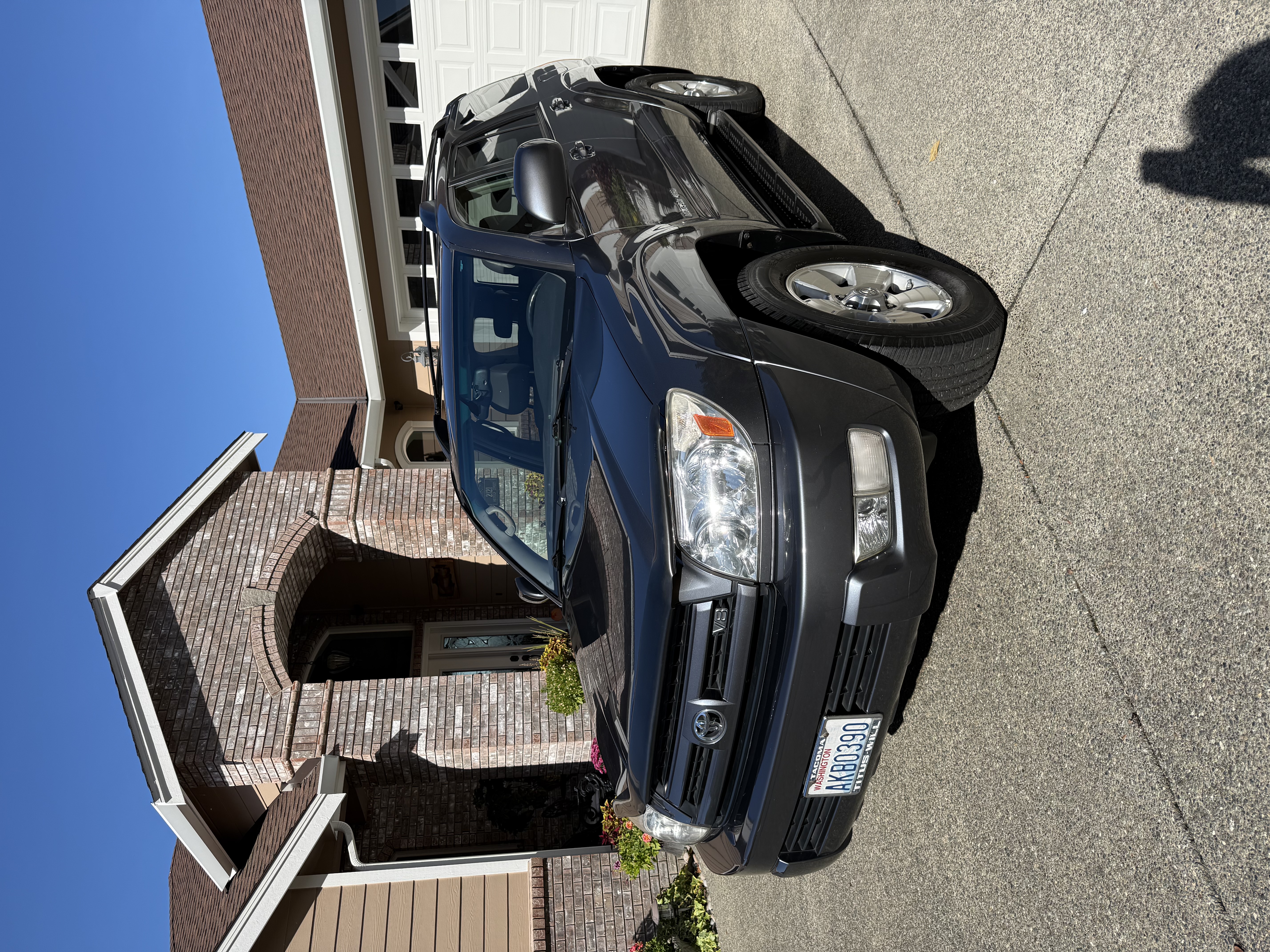 Used 2005 Toyota 4Runner Limited w/ Preferred Accessory Pkg AWD/4WD image 1
