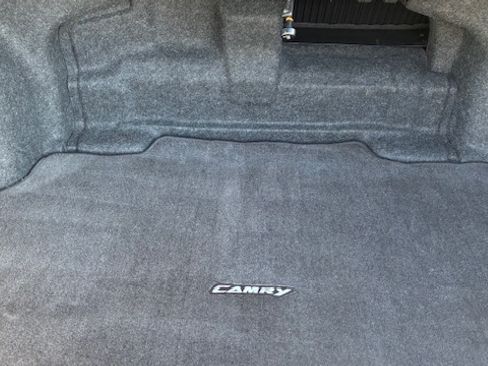 Used 2012 Toyota Camry XLE w/ Leather Pkg FWD image 16