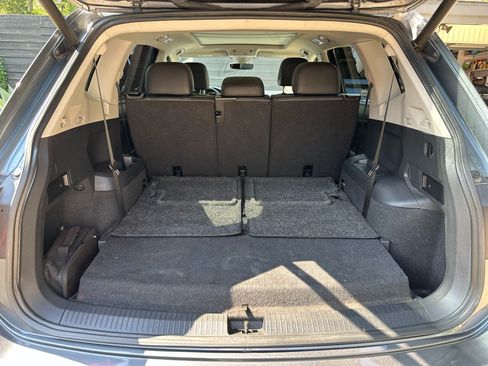 Used 2018 Volkswagen Tiguan SEL Premium image 20