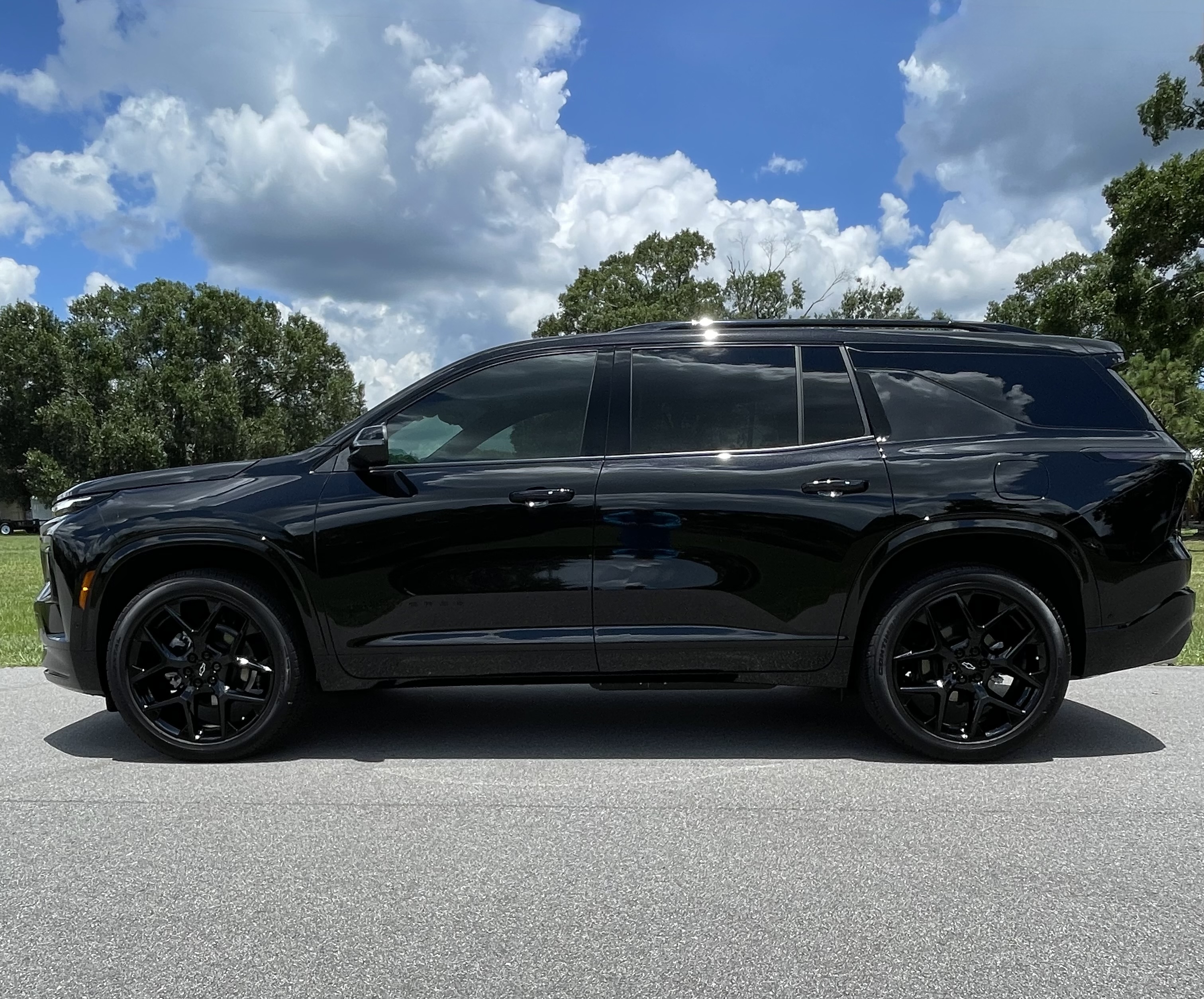 Used 2026 Chevrolet Traverse RS FWD image 5