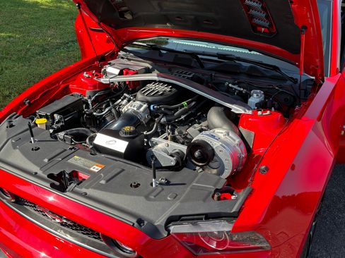 Used 2014 Ford Mustang GT RWD image 19