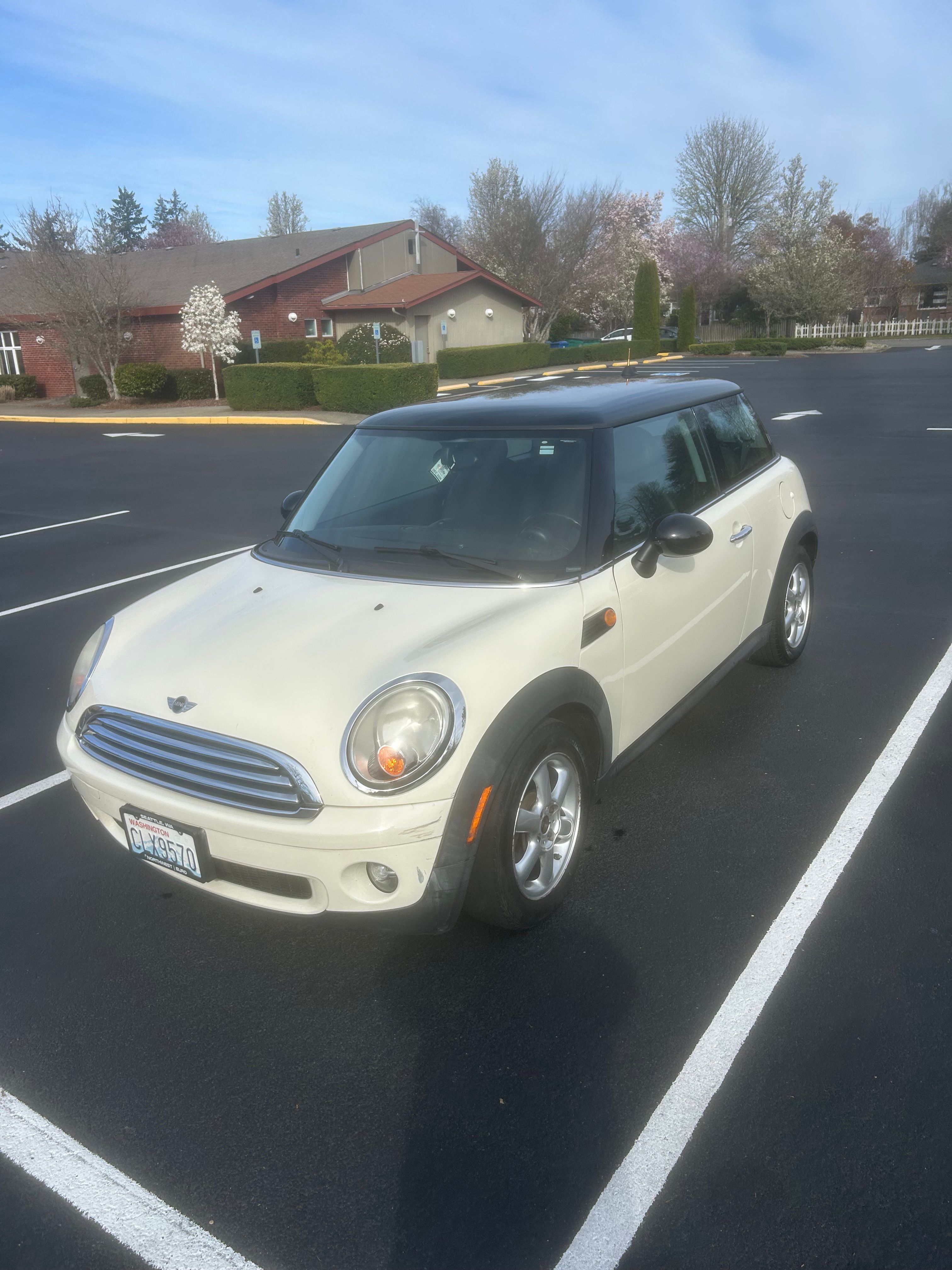 Used 2010 MINI Cooper Hardtop FWD image 11