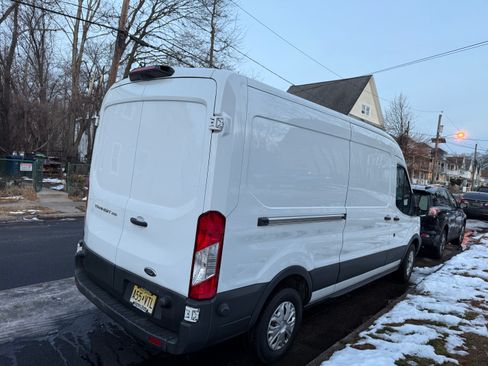 Used 2018 Ford Transit 250 148 Medium Roof image 2