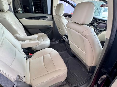 Used 2020 Cadillac XT6 Premium Luxury AWD/4WD image 13
