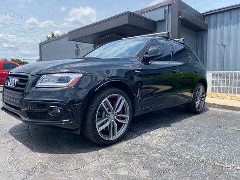 Used 2016 Audi SQ5 Premium Plus w/ Technology Package AWD/4WD image 2