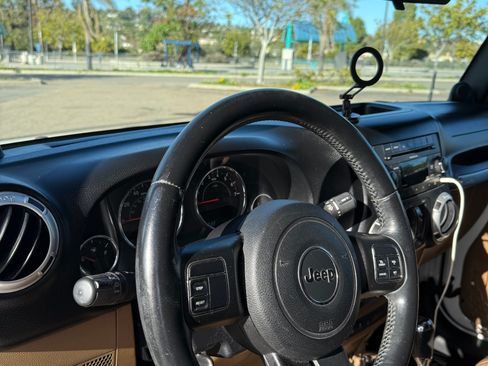 Used 2011 Jeep Wrangler Unlimited Sahara w/ Trailer Tow Group image 5