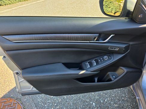 Used 2018 Honda Accord EX-L image 15