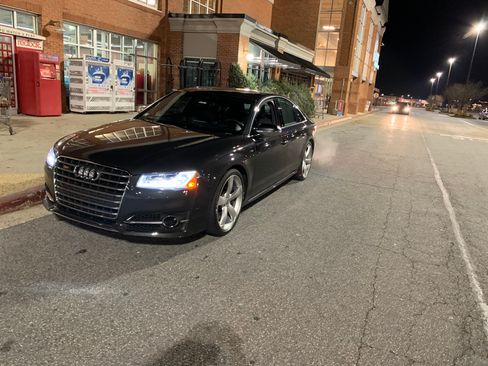 Used 2015 Audi S8 image 5