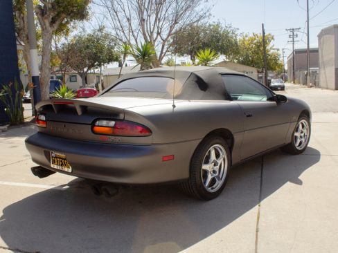 Used 2002 Chevrolet Camaro Z28 w/ SS Performance/Appearance Pkg image 8
