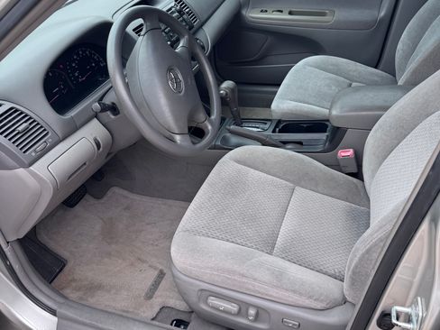 Used 2004 Toyota Camry LE image 6