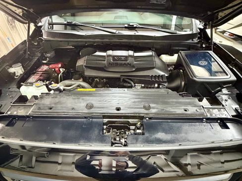 Used 2023 Nissan Titan SV w/ SV Convenience Package image 8