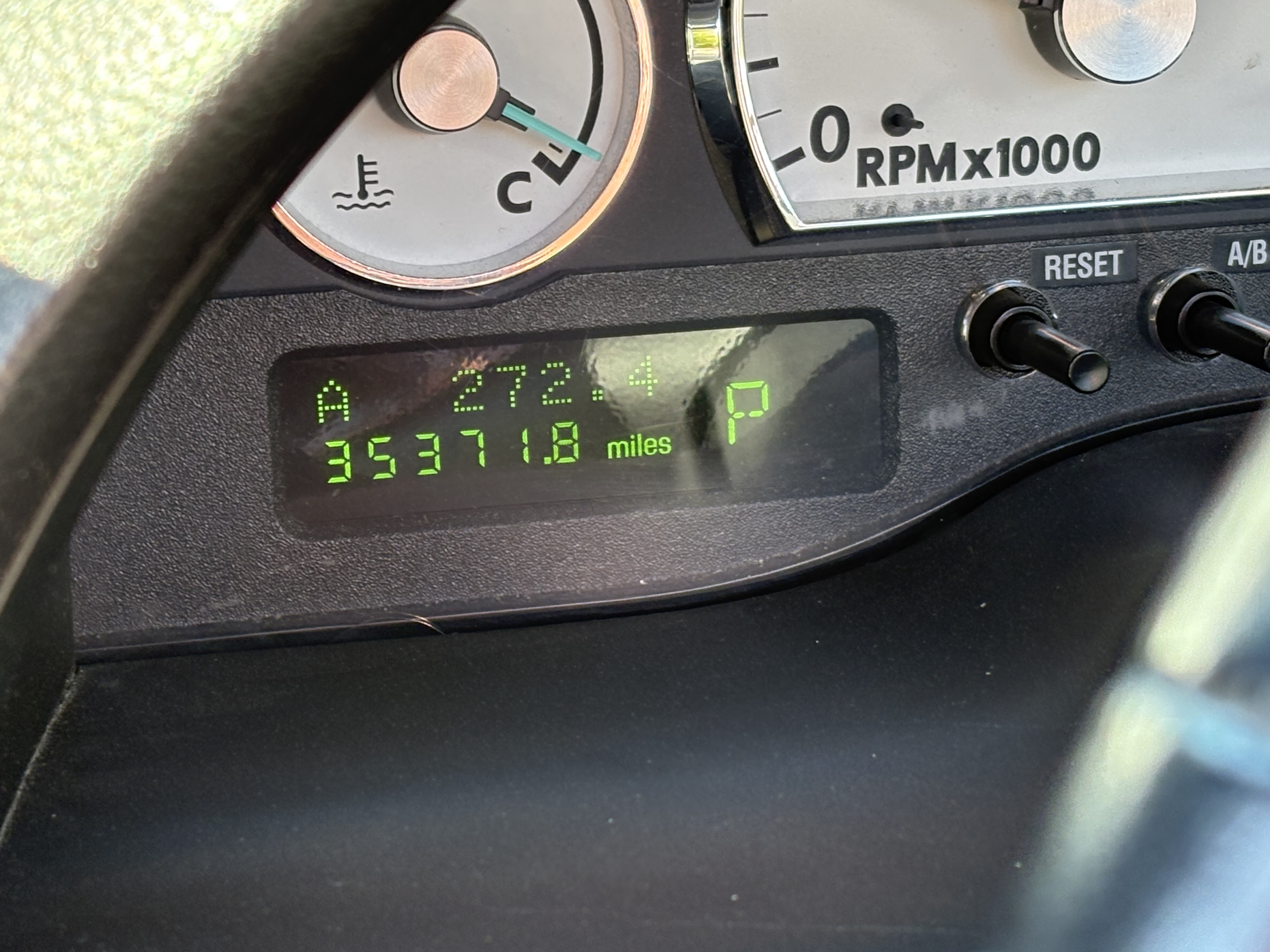 Used 2005 Ford Thunderbird RWD image 14
