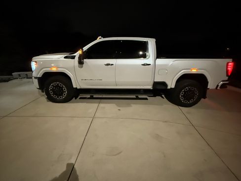 Used 2025 GMC Sierra 3500 Denali Ultimate image 18