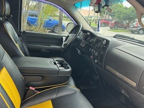 Used 2007 GMC Sierra 1500 SLE w/ Z71 Off-Road Package image 13