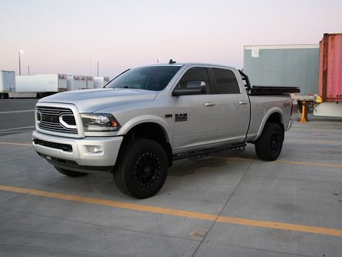 Used 2018 RAM 2500 Laramie w/ Sport Appearance Group AWD/4WD image 5