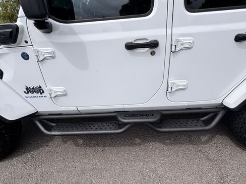 Used 2023 Jeep Wrangler Unlimited Rubicon 4xe AWD/4WD image 13