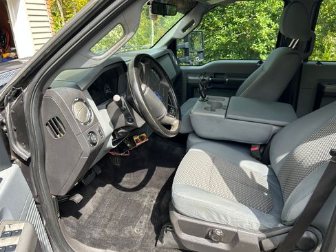 Used 2011 Ford F350 XLT w/ Advanced Security Group image 5