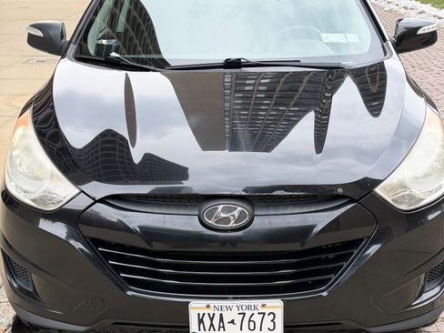 Used 2012 Hyundai Tucson GLS image 2