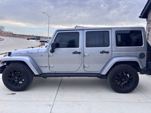 Used 2018 Jeep Wrangler Unlimited Sport image 1