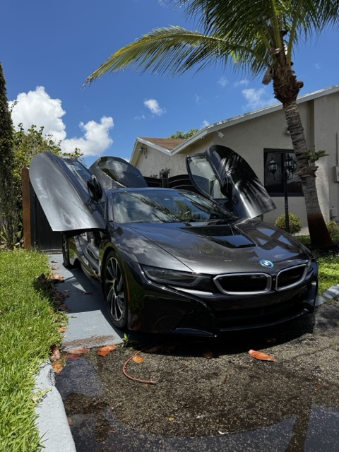 Used 2015 BMW i8 AWD/4WD image 1