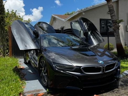 Used 2015 BMW i8 AWD/4WD image 1