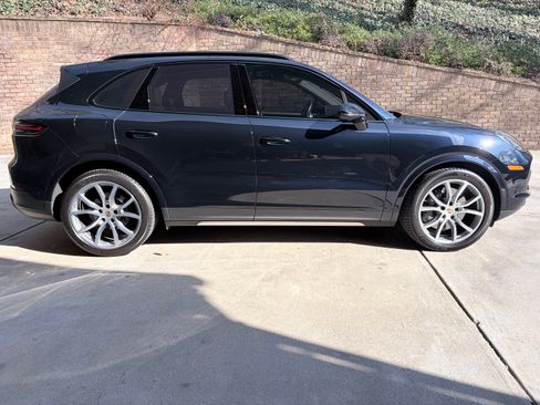 Used 2021 Porsche Cayenne S image 5