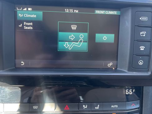 Used 2018 Jaguar F-PACE Premium image 4