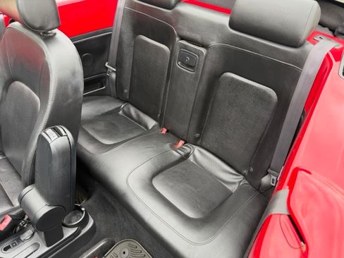 Used 2009 Volkswagen Beetle S FWD image 19