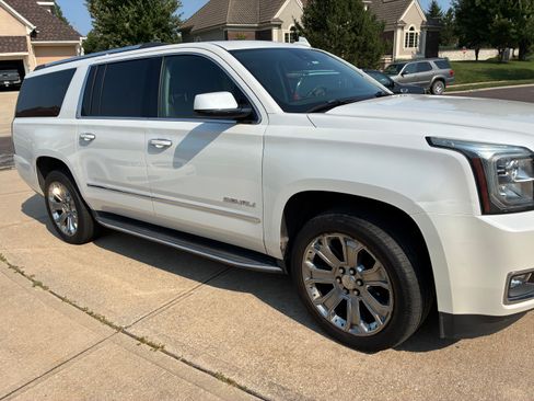 Used 2017 GMC Yukon XL Denali w/ Open Road Package AWD/4WD image 5