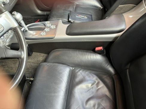 Used 2005 Chevrolet SSR w/ Preferred Equipment Group RWD image 22
