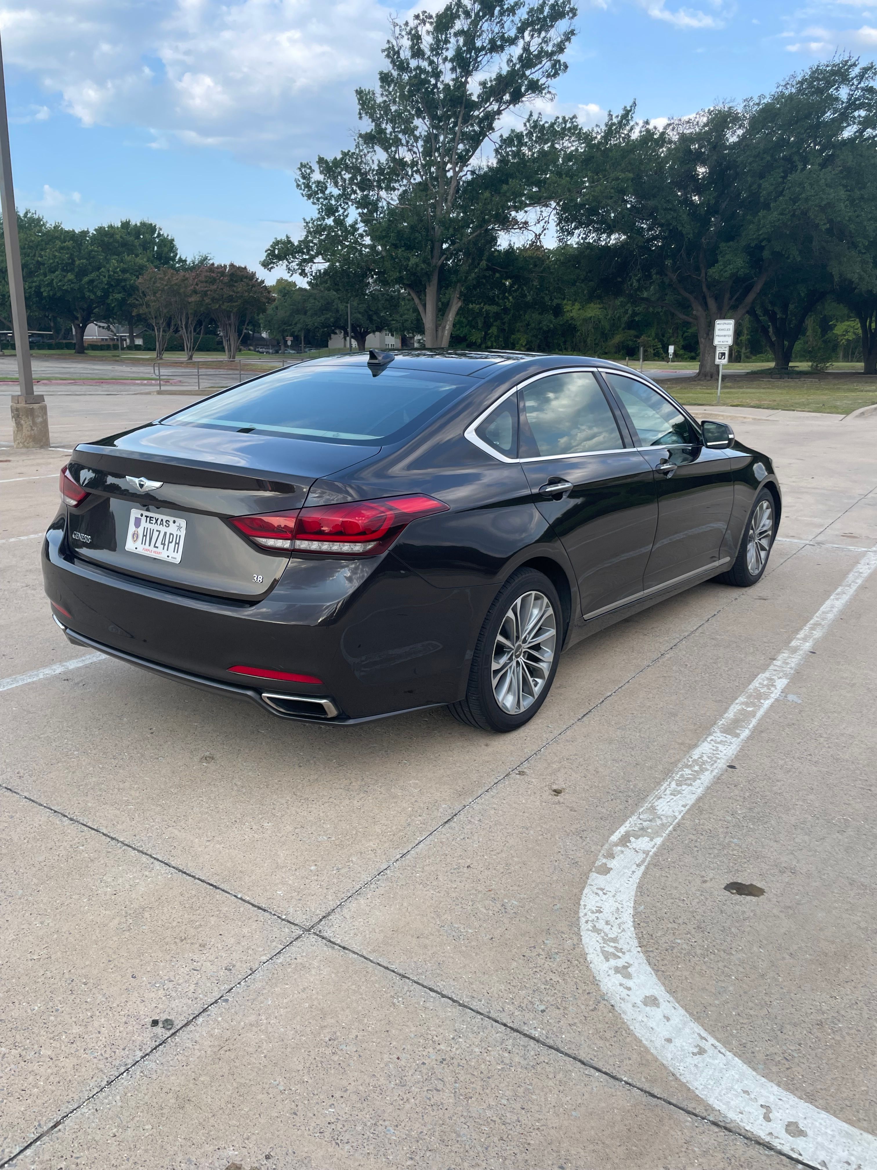 Used 2015 Hyundai Genesis 3.8 w/ Option Group 02 RWD image 6