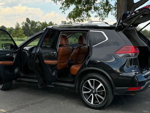 Used 2018 Nissan Rogue SL w/ Premium Package AWD/4WD image 9