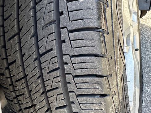 Used 2013 Chevrolet Volt Sedan 4D image 10