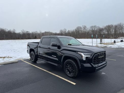 Used 2022 Toyota Tundra SR5 image 1