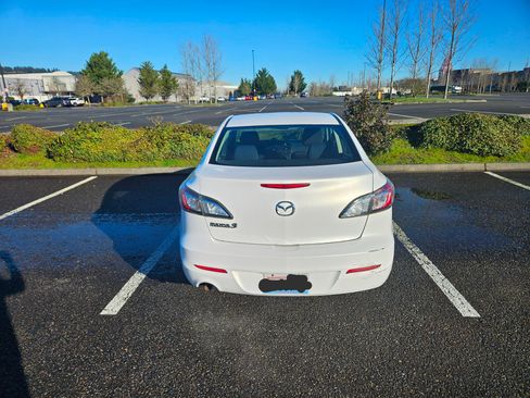 Used 2012 MAZDA MAZDA3 i Sport image 25
