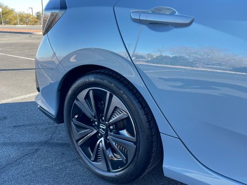 Used 2017 Honda Civic EX-L image 4