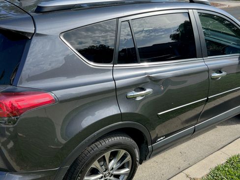 Used 2017 Toyota RAV4 Limited image 10