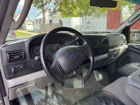 Used 2005 Ford F350 XLT AWD/4WD image 6