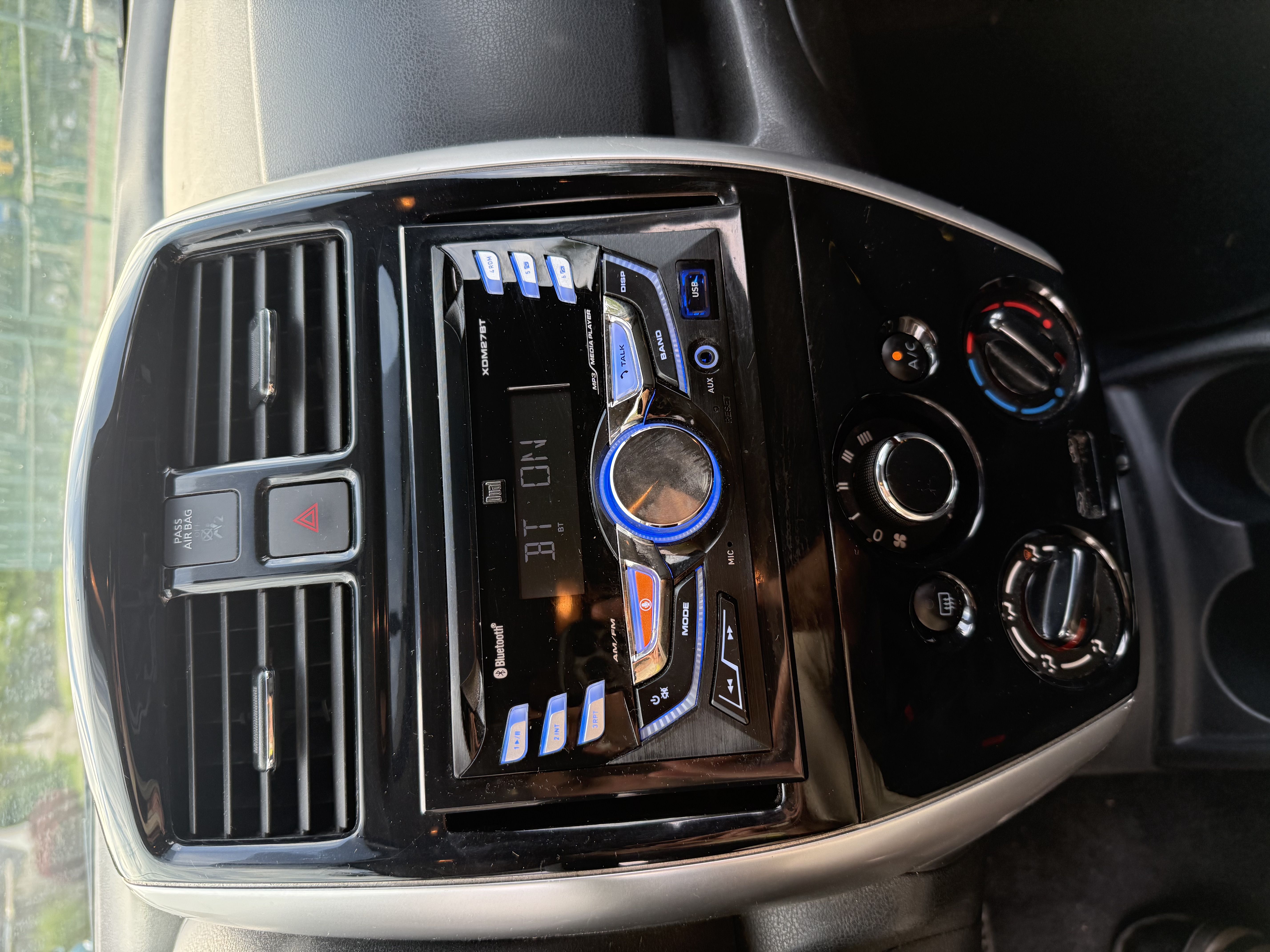 Used 2015 Nissan Versa Note SV FWD image 5